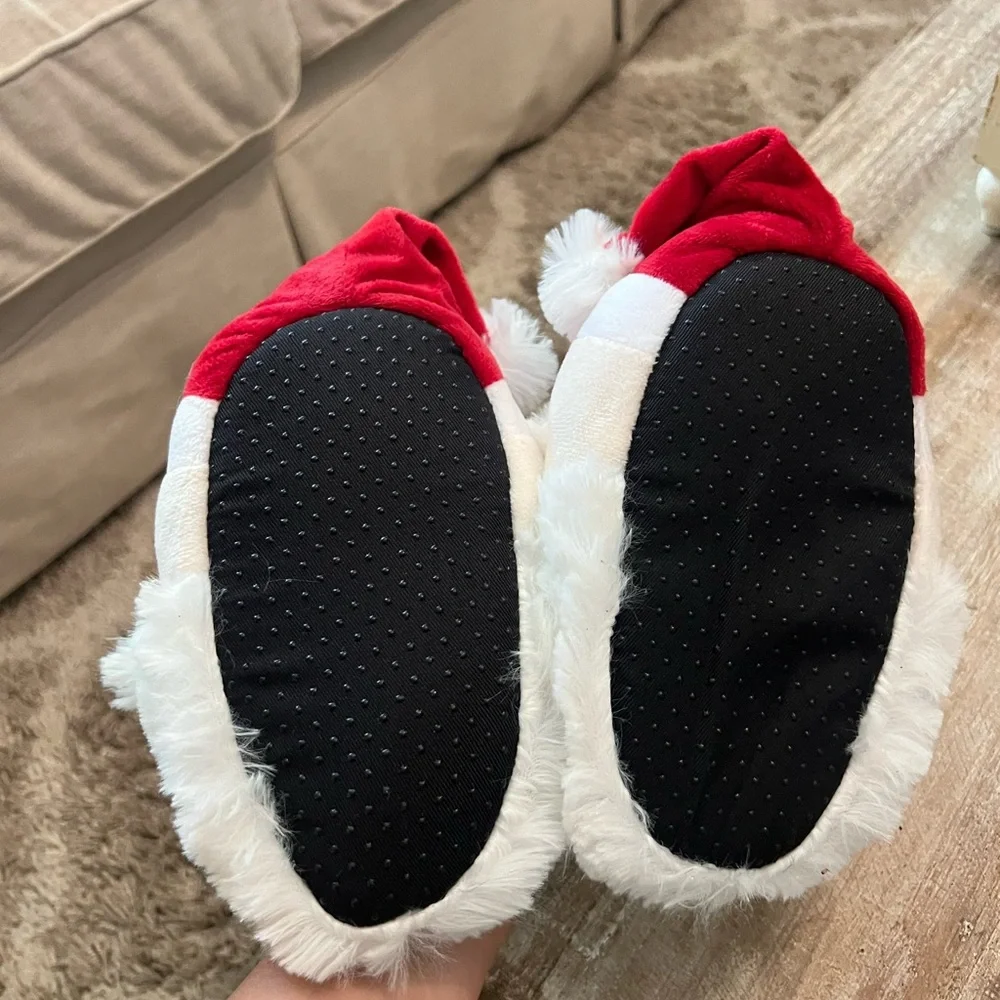 Kids Children’s Place Santa Slippers size 8/9 NWT